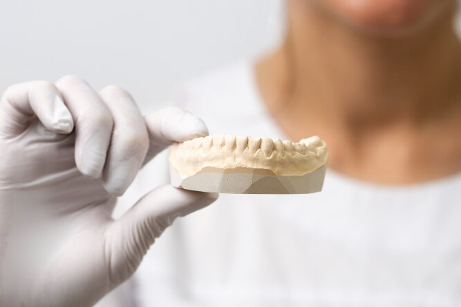 Czy protezy zębowe mogą uczulać?