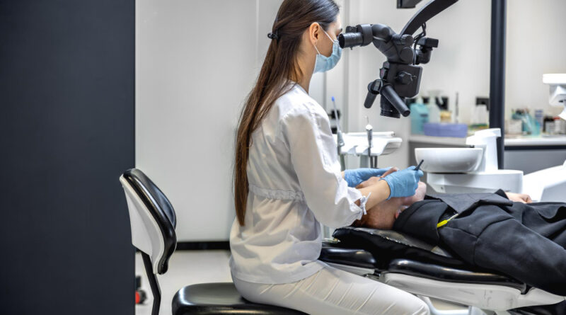 Jakie zabiegi stomatologiczne są refundowane przez niemieckie ubezpieczenie w Polsce?