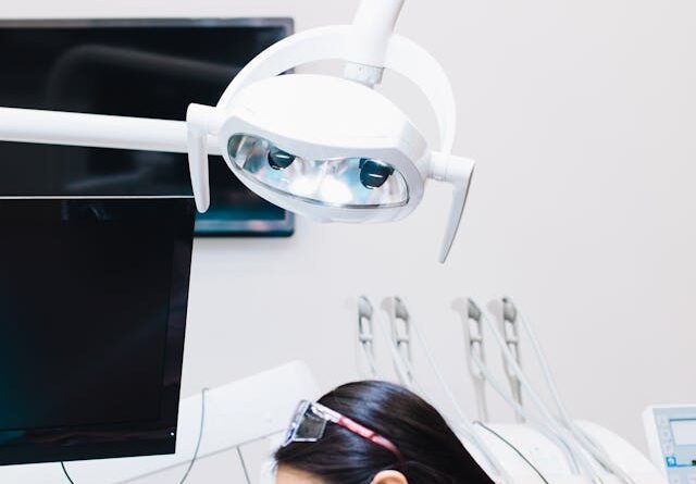 Leczenie paradontozy u dentysty – czego się spodziewać na pierwszej wizycie?