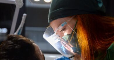 Jakie właściwości mają implanty zębowe z cyrkonu?