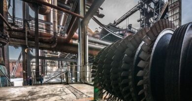 Koszty eksploatacji maszyn i urządzeń przemysłowych – co składa się na całkowity koszt użytkowania?