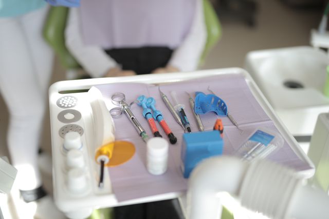 Jak często kontrolować implanty u periodontologa?